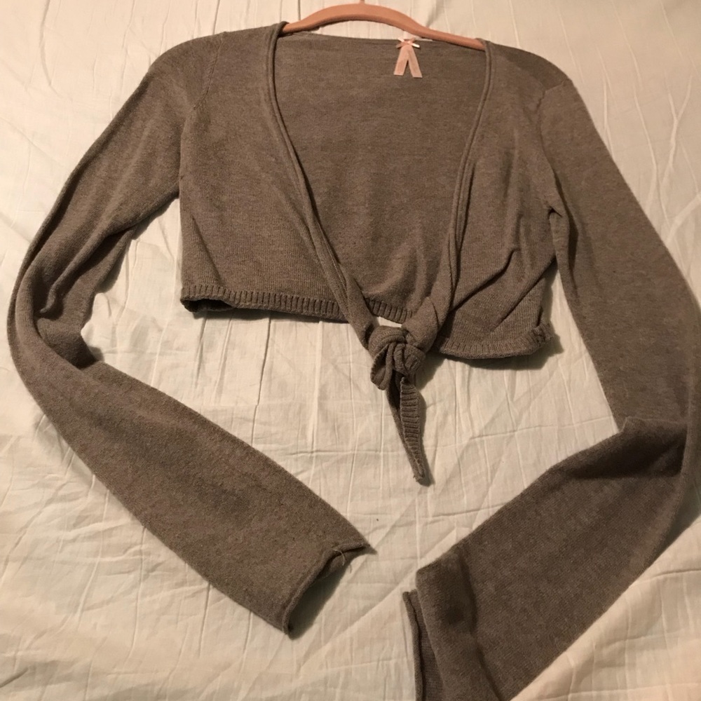 Long sleeve Abercrombie and Fitch crop sweater